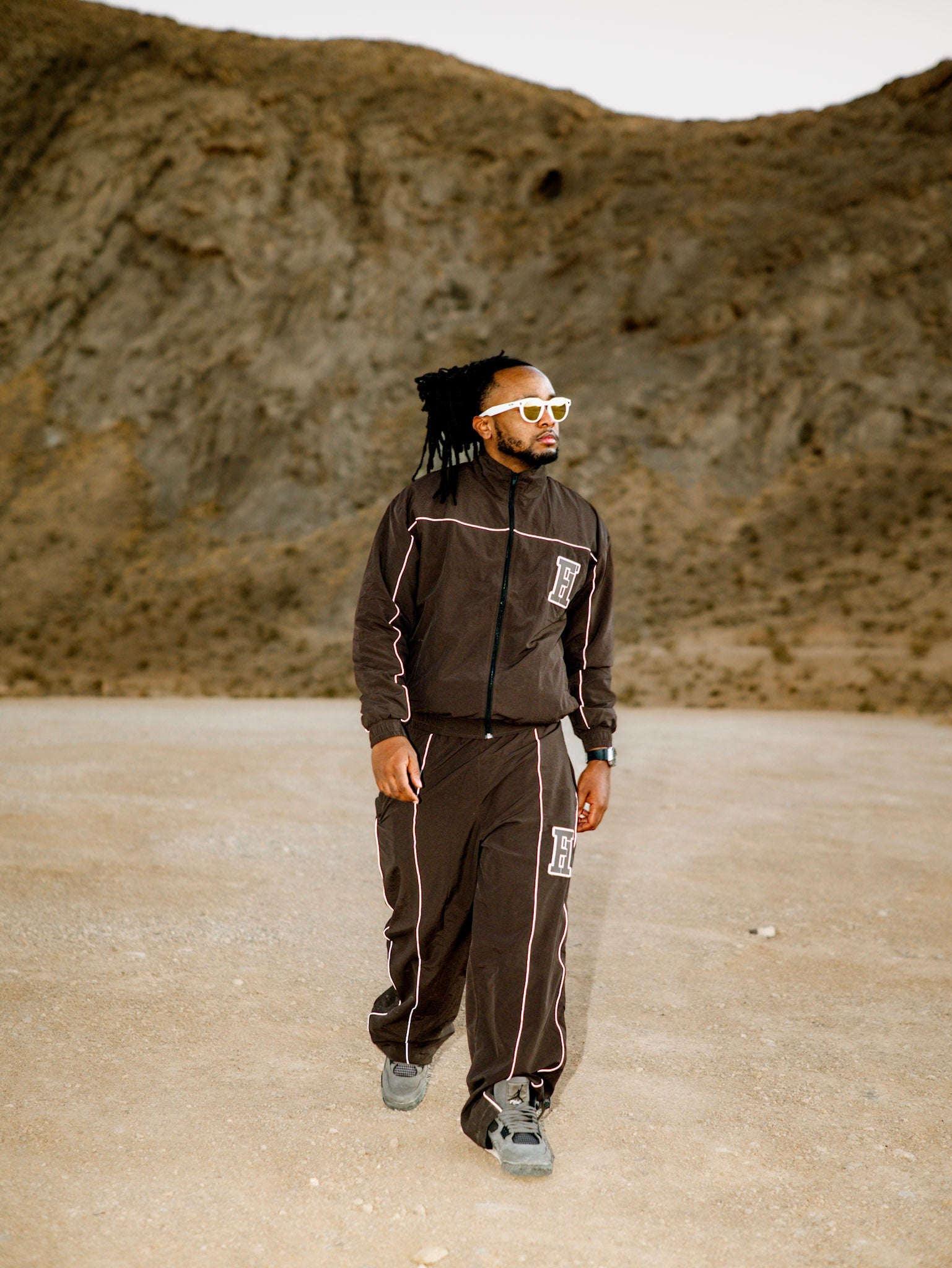 Essential Windbreaker Jacket Brown